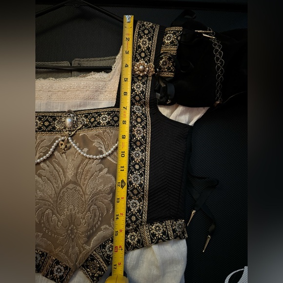 Medieval Renaissance Black and Gold OOAK Professionally Made Dress - Picture 8 of 16